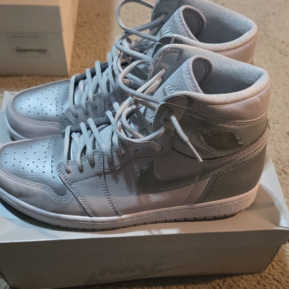 Nike High-Top Sneakers in Silver
